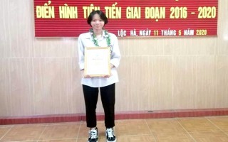 Nữ sinh trường làng ở Hà Tĩnh đạt 8.0 IELTS